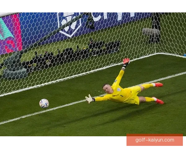 帕瓦尔防守站位表现稳健，助力球队防线稳定性提升